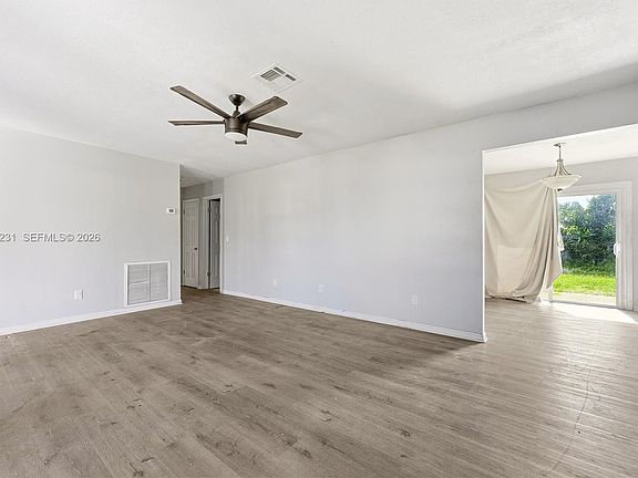 5th image of 5808 Spruce Dr