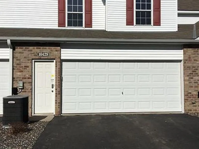 3 bed, 3.0 bath, 1540 sqft, $2,195 — Photo 2