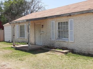 1021 N Lee St, Altus, OK 73521