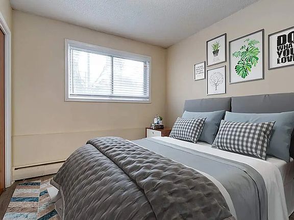3rd image of 2410 15th Ave #7