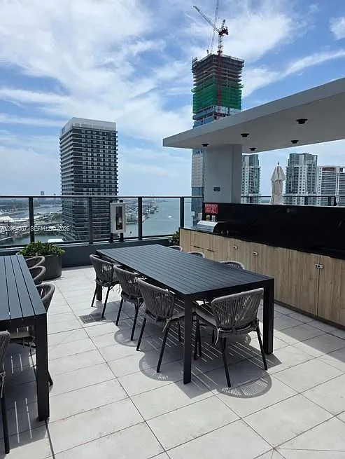 Studio, 409 sqft, $2,800 — Photo 3