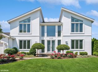 1422 Voltz Rd, Northbrook, IL 60062