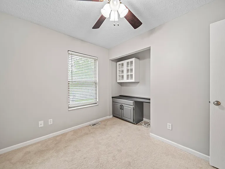 1300 Faunsdale Dr — Photo 25