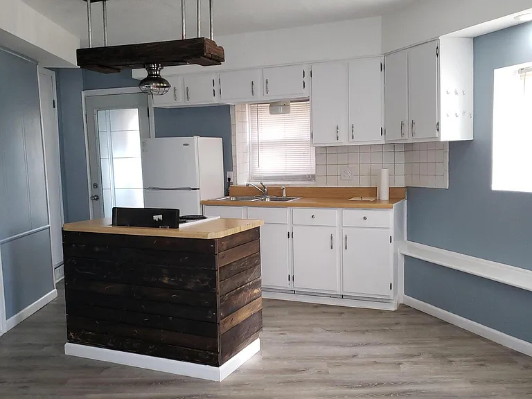 4011 N Jackson Ave — Photo 1