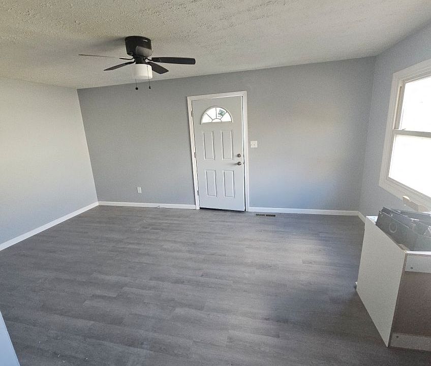 1st image of 355 Rosemont Ave #1