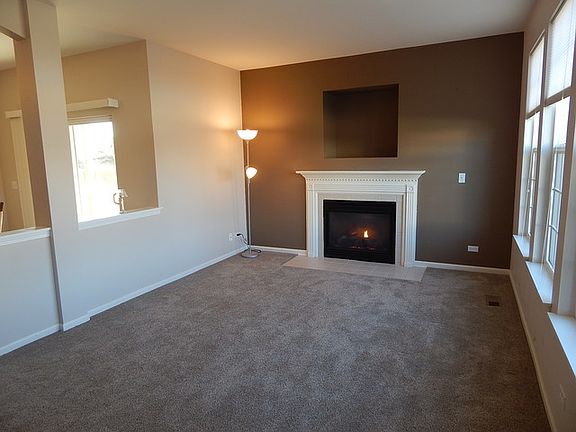4th image of 2555 Oak Dr