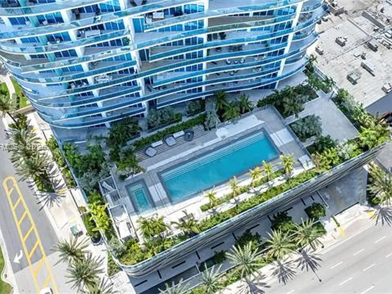 17550 Collins Ave #CU-1205 — Photo 7