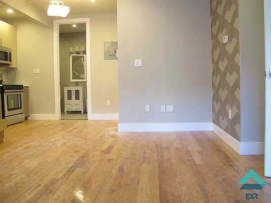 Rented by EXR | media 43