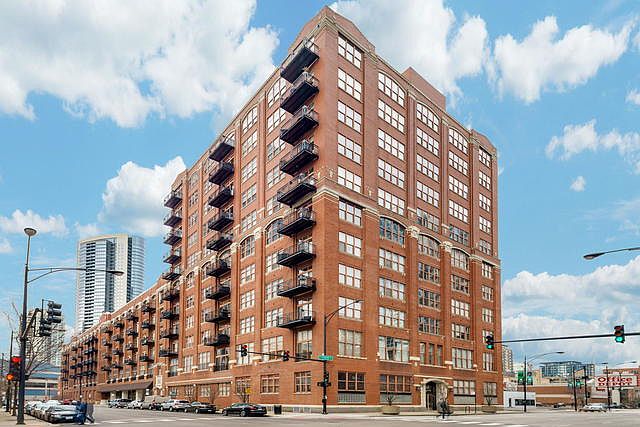 1st image of 360 W Illinois St APT 606