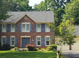 9530 Crosspointe Dr, Fairfax Station, VA 22039