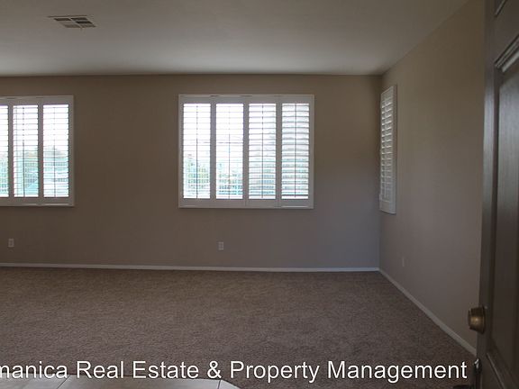3rd image of 16060 Edgewater Ln