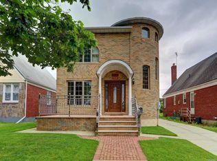82-29 259th St, Glen Oaks, NY 11004
