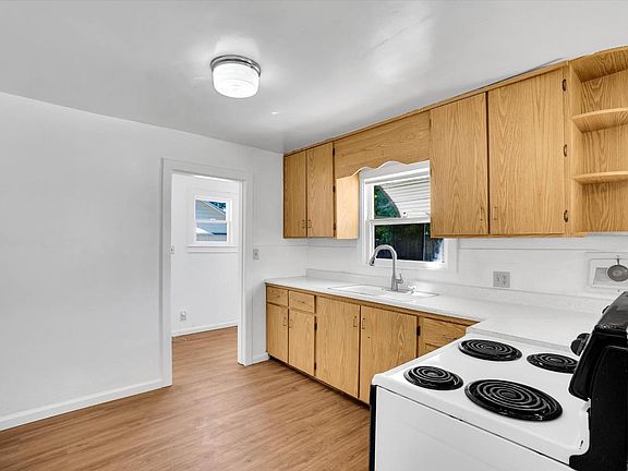 4th image of 6049 Landis Ave