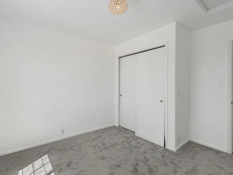 7326 Village Meadows Dr — Photo 16