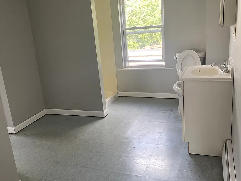 243 Roosevelt Dr #1 — Photo 4