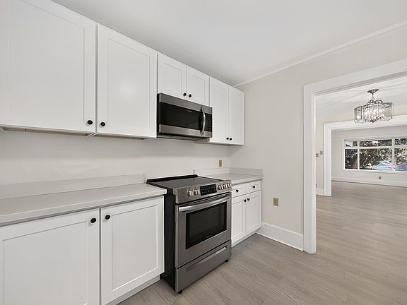 4th image of 3649 36th Ave S