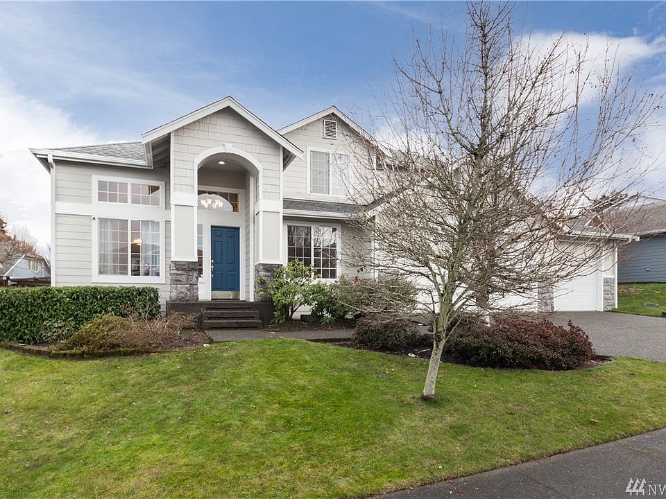 Beautiful home in Lakeland Hills