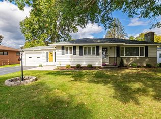 148 Willowen Dr, Rochester, NY 14609