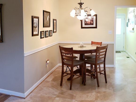 Eat in kitchen