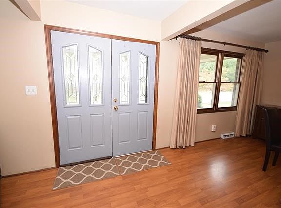 3rd image of 73 Crestview Dr