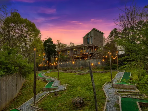 812 Starlight Ln, Kodak, TN 37764