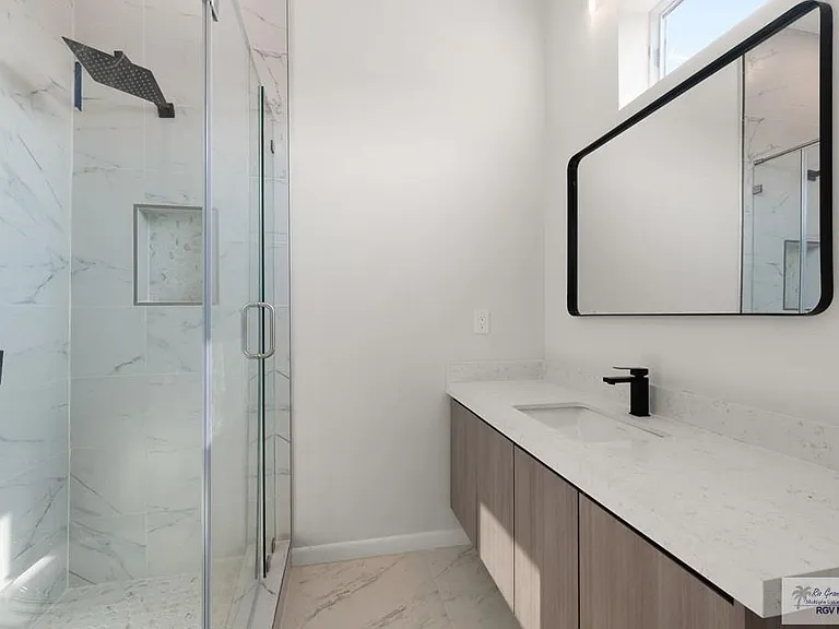 6941 Diamond Cove Dr — Photo 26