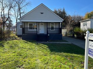 327 W Otis Ave, Hazel Park, MI