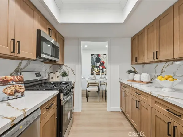 7666 E Paseo Laredo, Anaheim, CA 92808