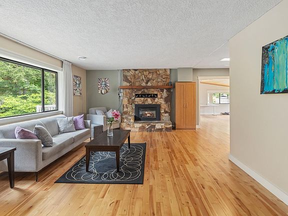4th image of 3445 Cobble Hill Rd