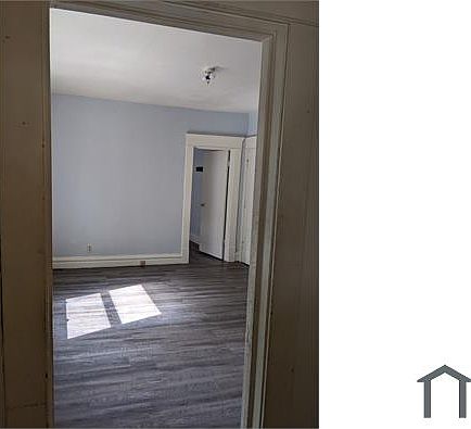5th image of 523 N Sycamore St #1