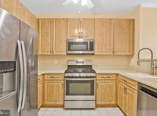 2701 Bellforest Ct APT 101, Vienna, VA 22180