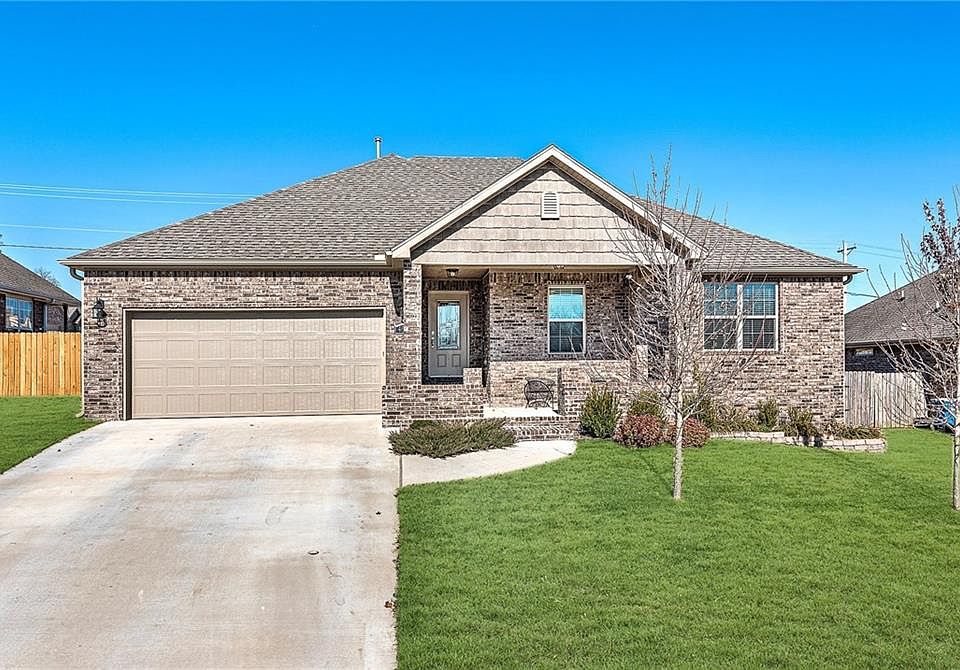 1st image of 4604 SW Golden Eagle Ave