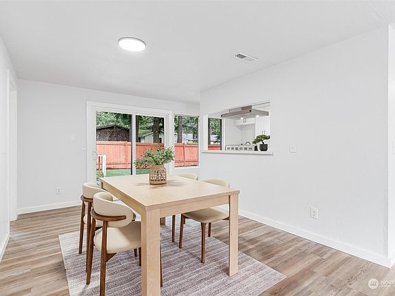 4th image of 26618 190th Avenue SE
