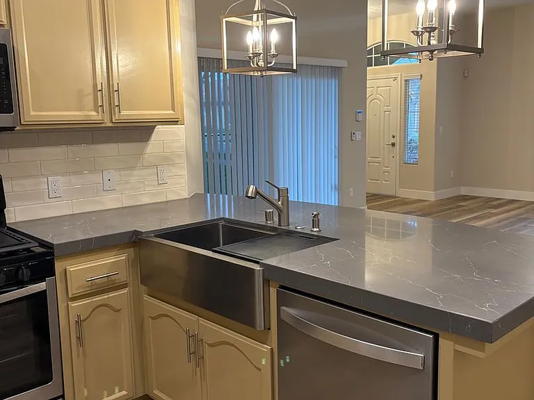 624 Jasmine Parke Dr — Photo 6