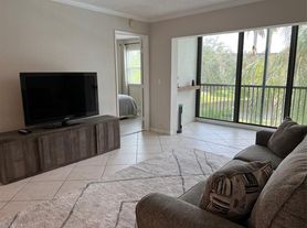 2220 N Cypress Bend Dr