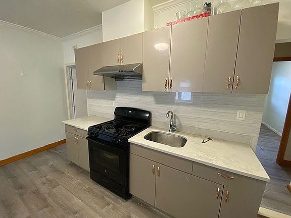 5th image of 21-31 32nd St Unit 1