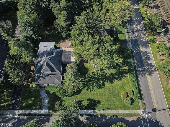 3rd image of 91 Birchwood Rd