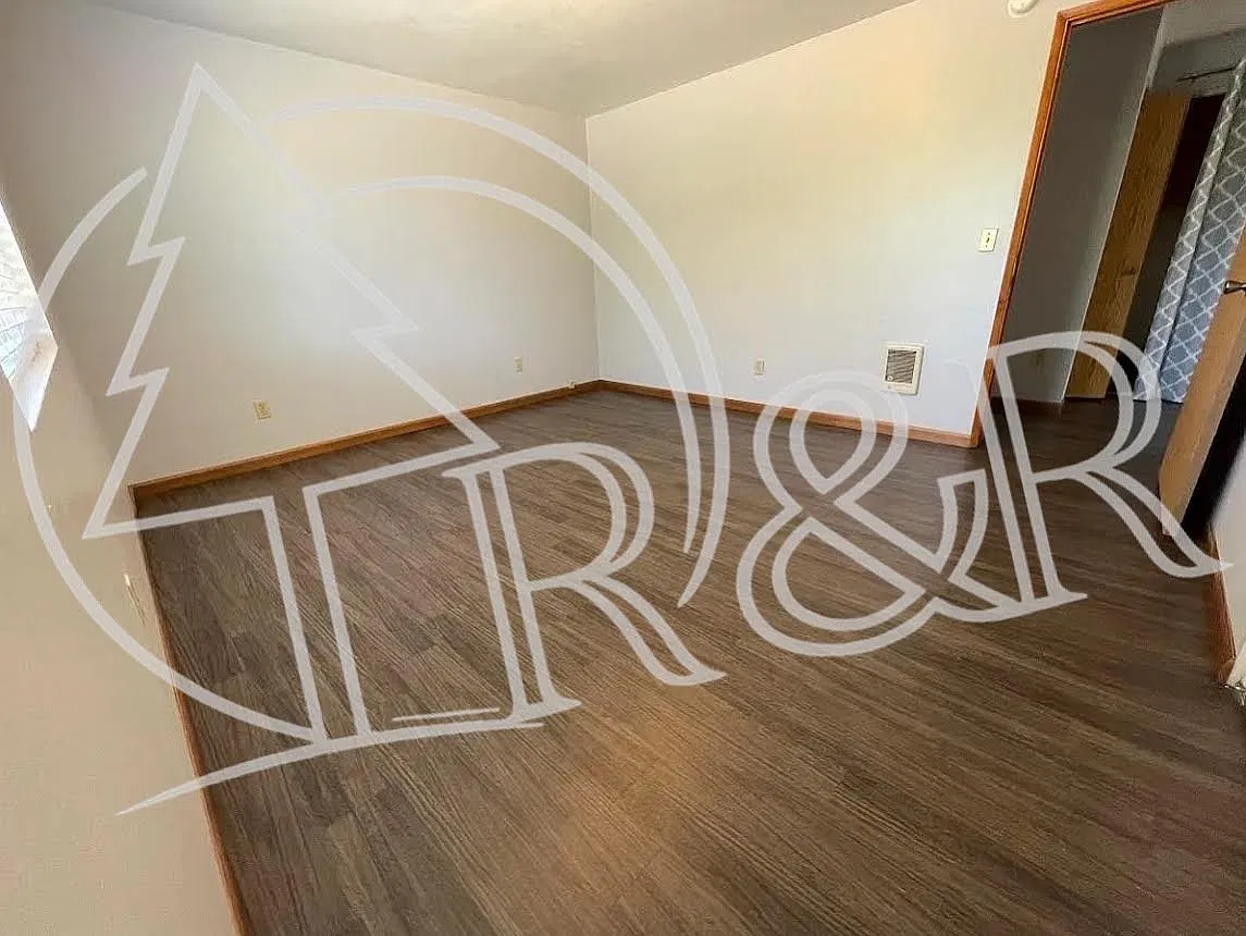 3 bed, 1.5 bath, 1310 sqft, $2,095 — Photo 4