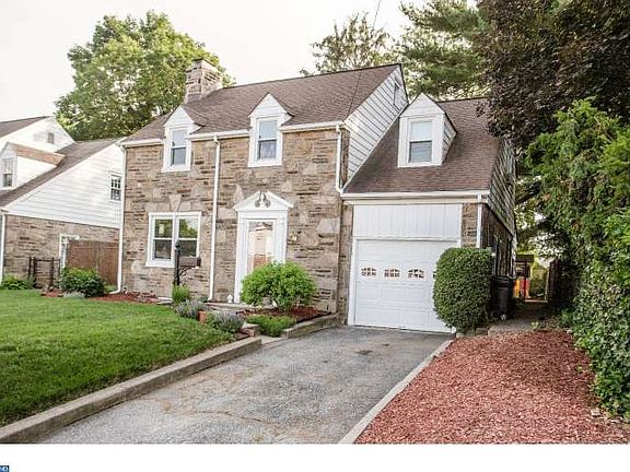 2nd image of 313 Stonehurst Dr