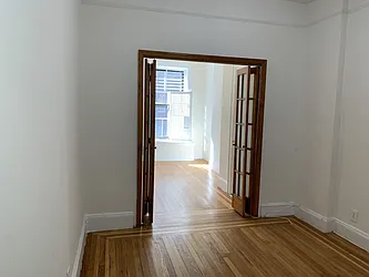 Rented by R New York