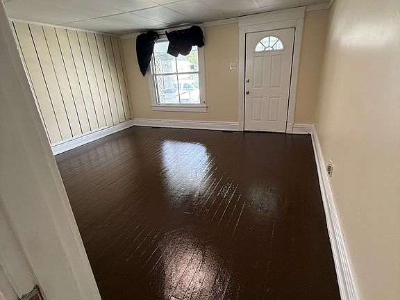 2nd image of 2916 Slevin St