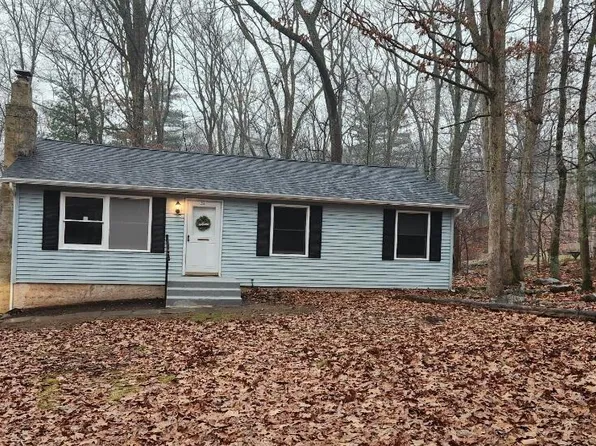213 Glenoak Dr, East Stroudsburg, PA 18301
