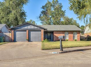 904 Ranchoak Ct, Yukon, OK 73099