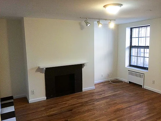 Rented by Francine Realty | media 7