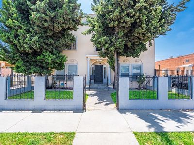 194 W 41st Pl, Los Angeles, CA, 90037