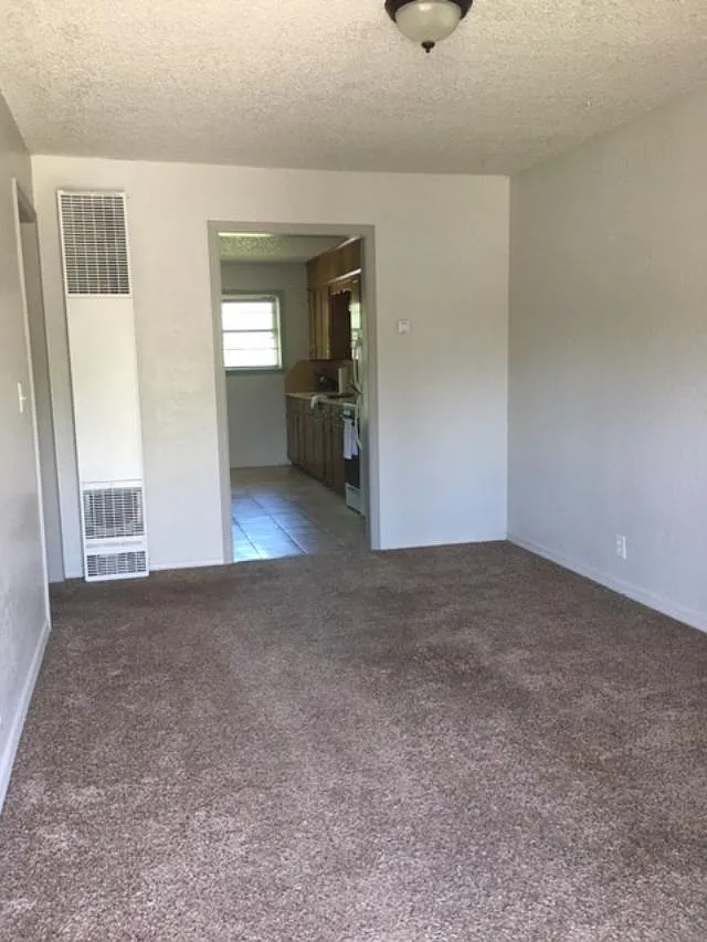 2 bed, 600 sqft, $750 — Photo 2