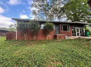 2069 Bixler Cir, Decatur, GA 30032