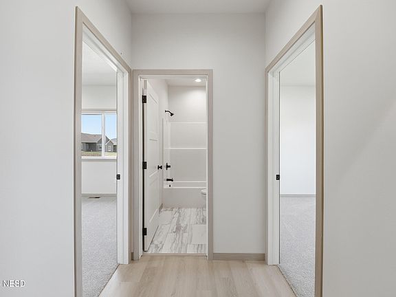 5th image of 683 Kaylee Ct