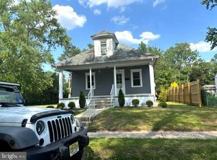 27 Elm Ave, Clementon, NJ 08021