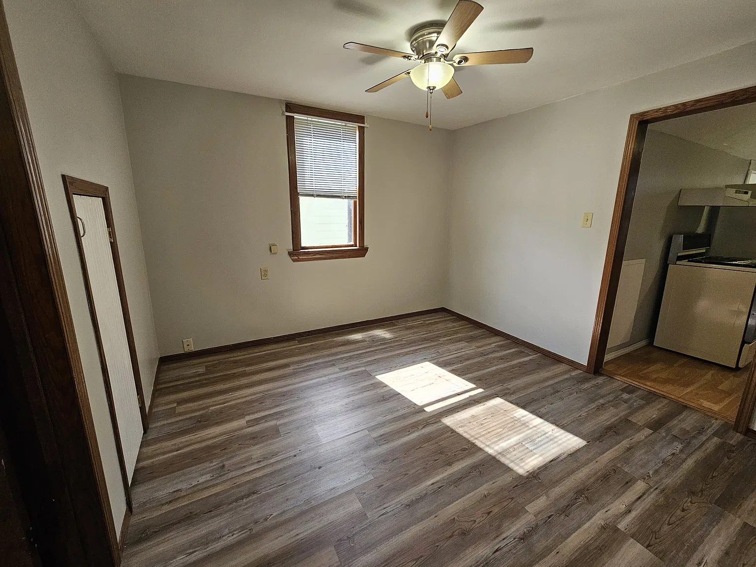 2 bed, 700 sqft, $1,100 — Photo 4